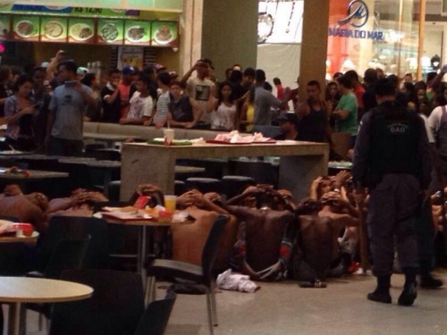 rolezinho shopping facismo brasil