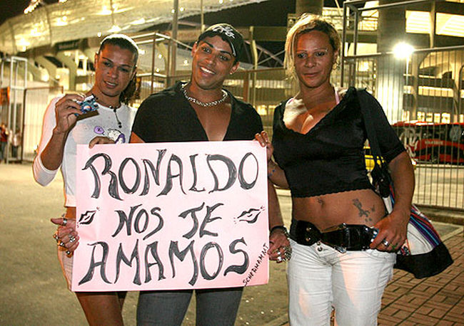 travestis ronaldo engenhão corinthians