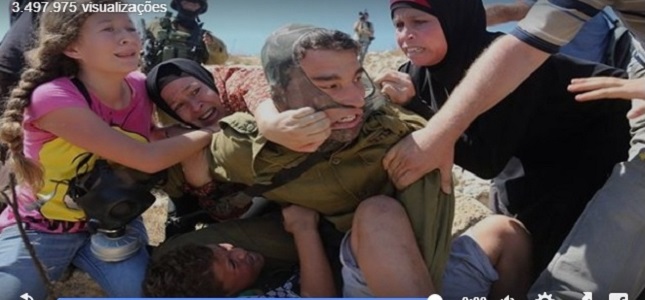 crianças mulheres palestinas soldados israelenses