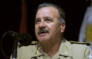 Pedro Aguerre nega o passado