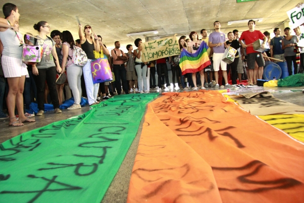 homofobia unb estudante agredida