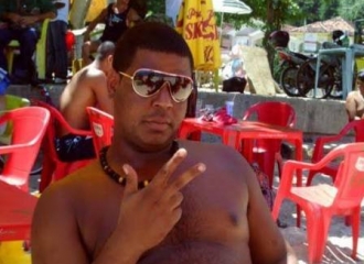 homossexual atropelado van