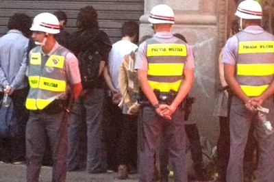 PM prende jornalista cartacapital vinagre protesto