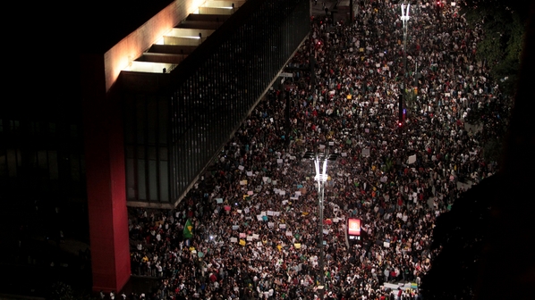 protestos brasil milhares são paulo