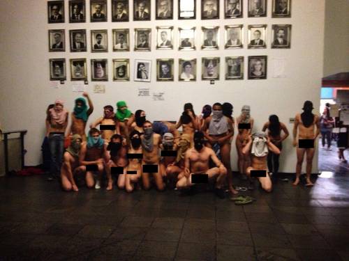 manifestantes nus porto alegre