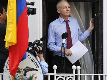 embaixada equador londres assange microfone