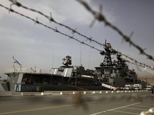 Navios de guerra russos a caminho do Mediterrâneo