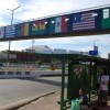 Homem é preso em flagrante rasgando bandeiras da Copa do Mundo decoracao