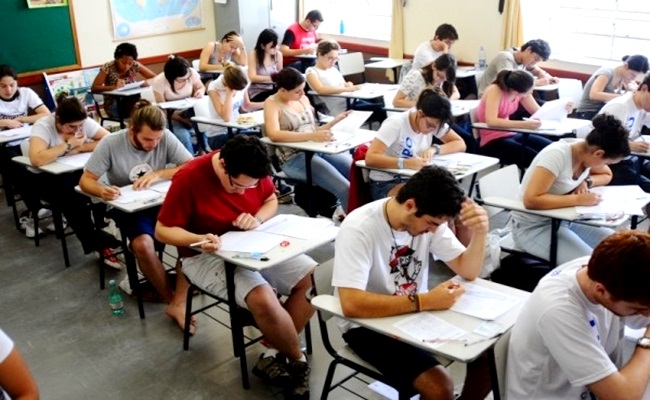 enem prova estudantes zero redação