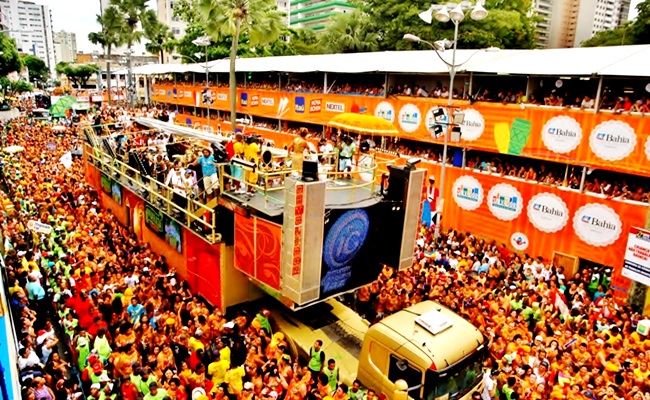 carnaval salvador folião camarote pipoca desigualdade