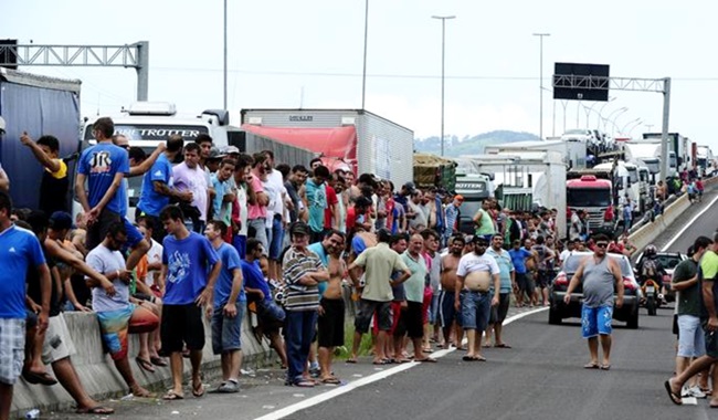 direita cidadãos de bem manifestação greve caminhoneiros