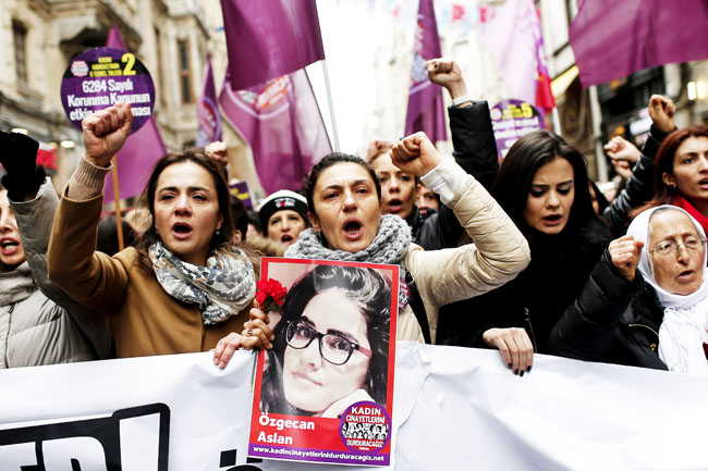 mulheres estupro estuprador protesto turquia