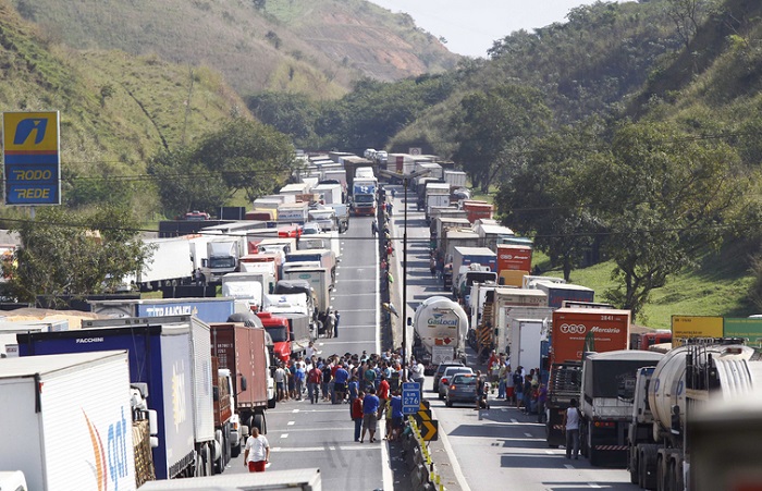 prisão greve caminhoneiros estamos todos presos 