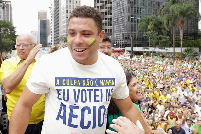 ronaldo votei aécio culpa minha