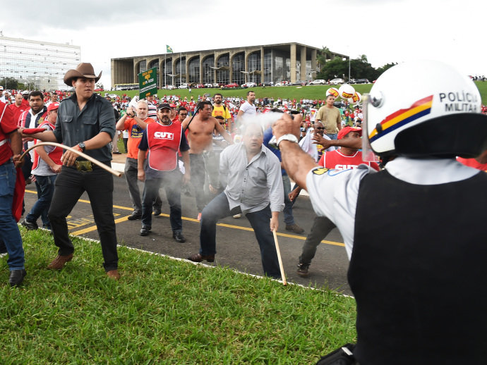 terceirização brasília confronto