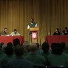 Debate entre equipe de Harvard e time de presidiários tem resultado surpreendente harvard-debate-prisioneiros