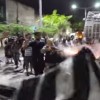Policial atira em manifestante à queima-roupa durante protesto pacífico pm1