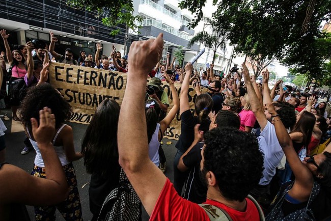 escolas ocupadas São Paulo