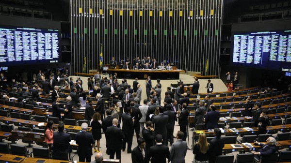 financiamento empresarial de campanha veto Dilma