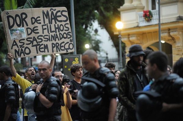 jovens assassinados PM Rio de Janeiro