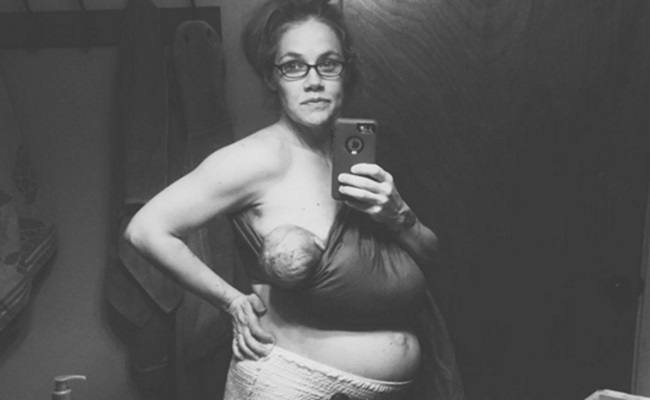selfie mãe pós parto amamentação sling
