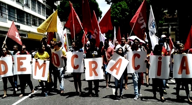 o que é democracia baseia teoria estado de direito