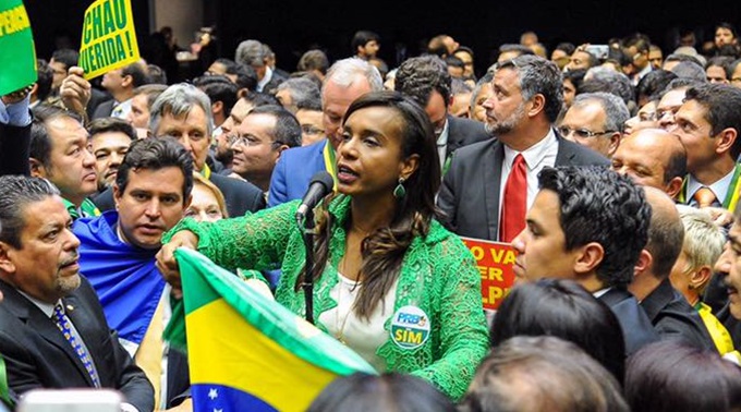 tia eron negra nordestina racismo na direita e na esquerda preconceito