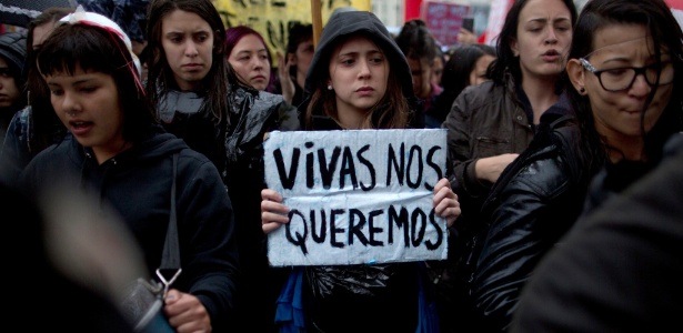 feminicídio argentina mulher empalada