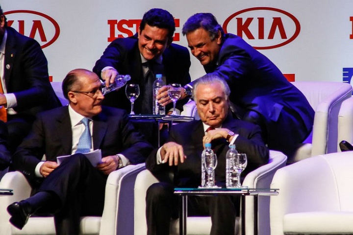 Foto com Aécio, premiações, eventos com tucanos: as violações de ...