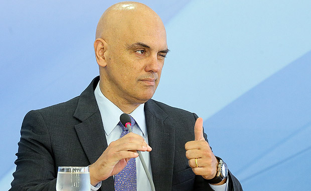 Alexandre de Moraes senadores barco