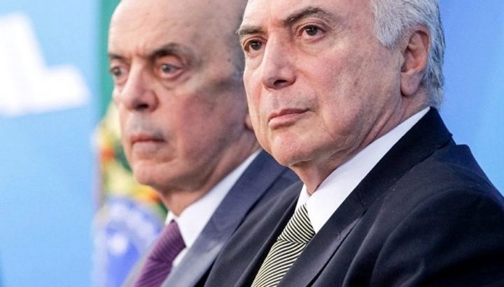 José Serra pede demissão fora do governo Temer