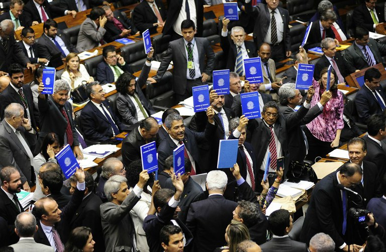 Terceirização escravidão votação deputado