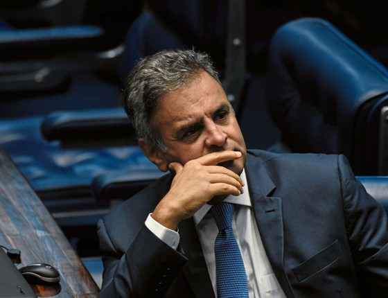 STF afasta Aécio Neves prender sua irmã