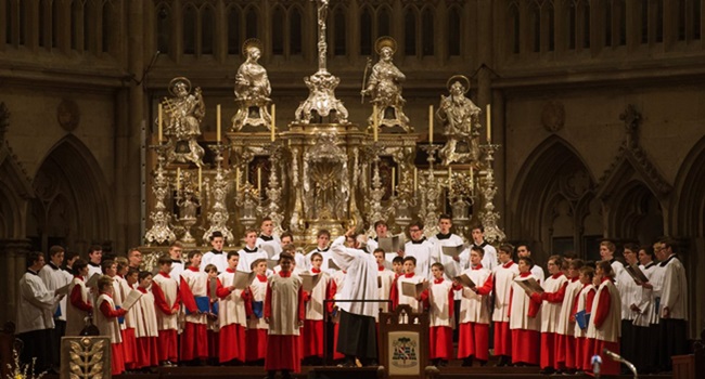 crianças de coral masculino católico foram violentadas Alemanha igreja pedofilia