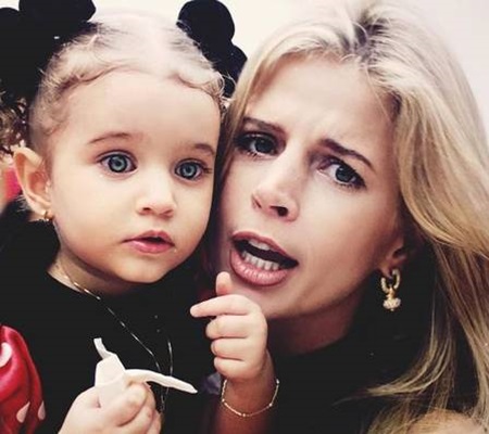 Esposa e filha de Cunha ostentam luxo nas redes sociais e fazem sucesso