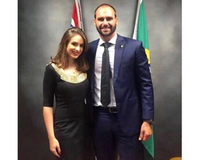 Patrícia Lélis Eduardo Bolsonaro namorados