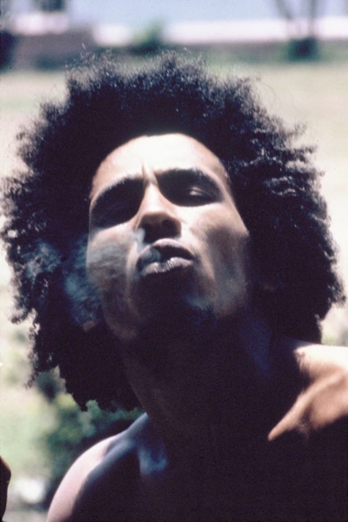 imagens raras bob marley curtindo jamaica 1970