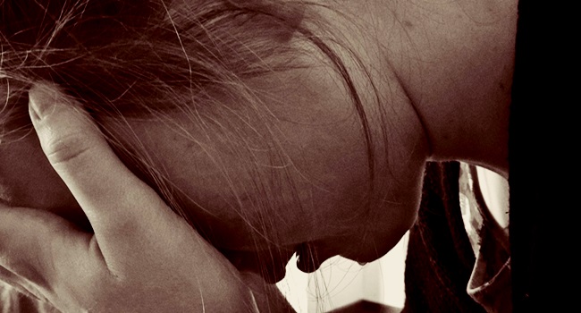 menina 8 anos contrai hpv sofria abusos sexuais amigo família