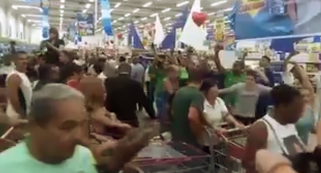 aniversário supermercado gunabara rio de janeiro assustar multidão