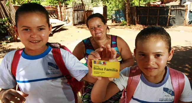 impacto do Bolsa-Família na educação das crianças beneficiárias 