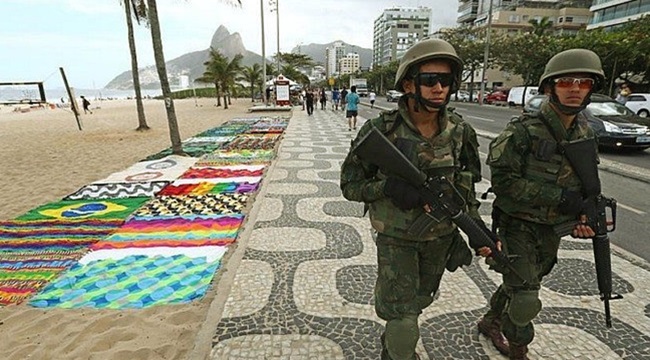 Intervenção militar no Rio brincar de guerra pobres pretos favelados 