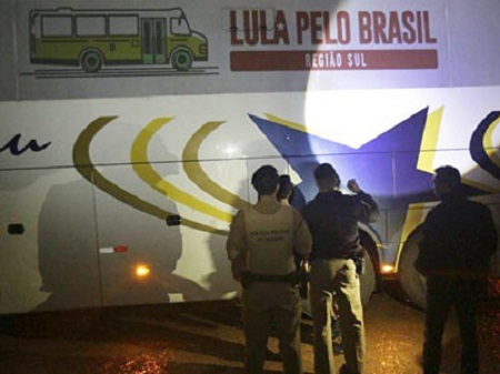 ônibus de Lula tiros delegado
