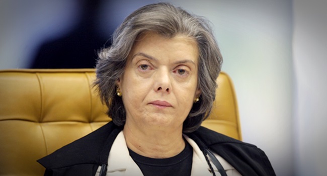 Cármen Lúcia salvou Aécio Neves