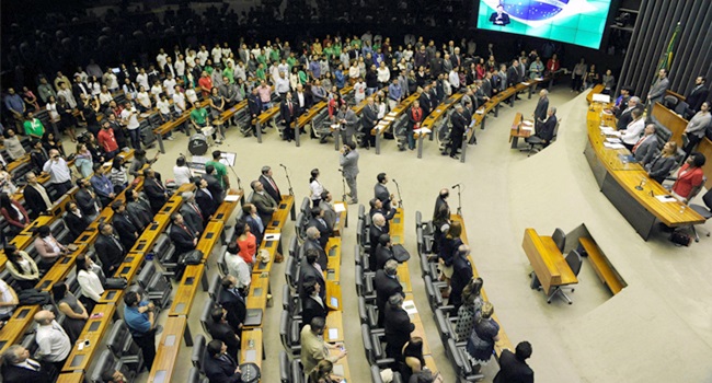 Maior bancada da Câmara dos Deputados volta a ser do PT