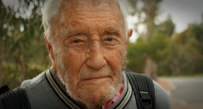 Cientista de 104 anos vai cair no sono e morrer em 1 minuto