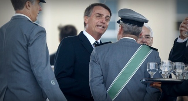 militares se inspiram em Jair Bolsonaro e lançam candidaturas