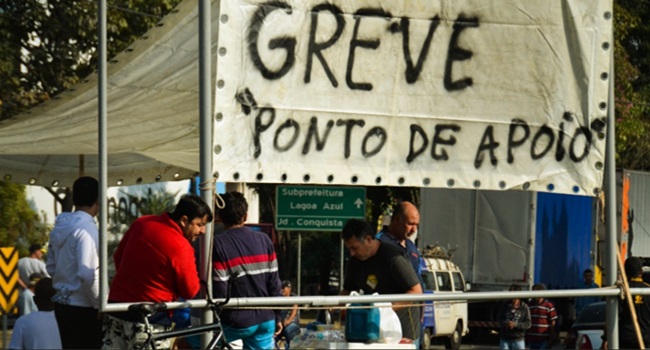 morro desceu carnaval não é locaute é greve