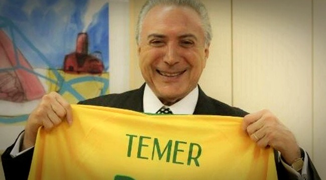 Michel Temer é criticado após pegar carona na Copa do Mundo