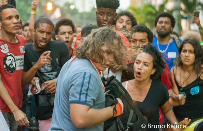 museu nacional mbl protesto provocar apanhando 