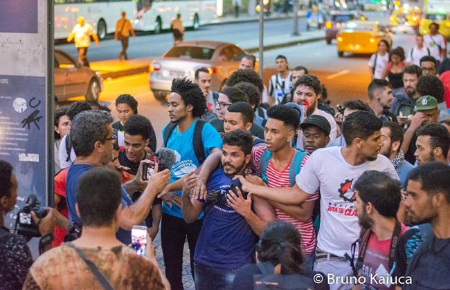 museu nacional mbl protesto provocar apanhando 